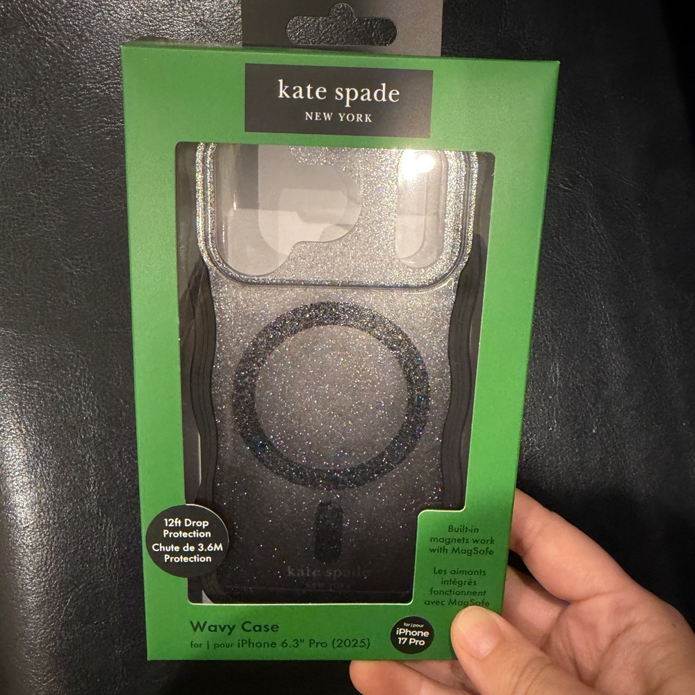 kate spade new york Wavy Nightfall MagSafe iPhone 17 Pro - Picture 5 of 5